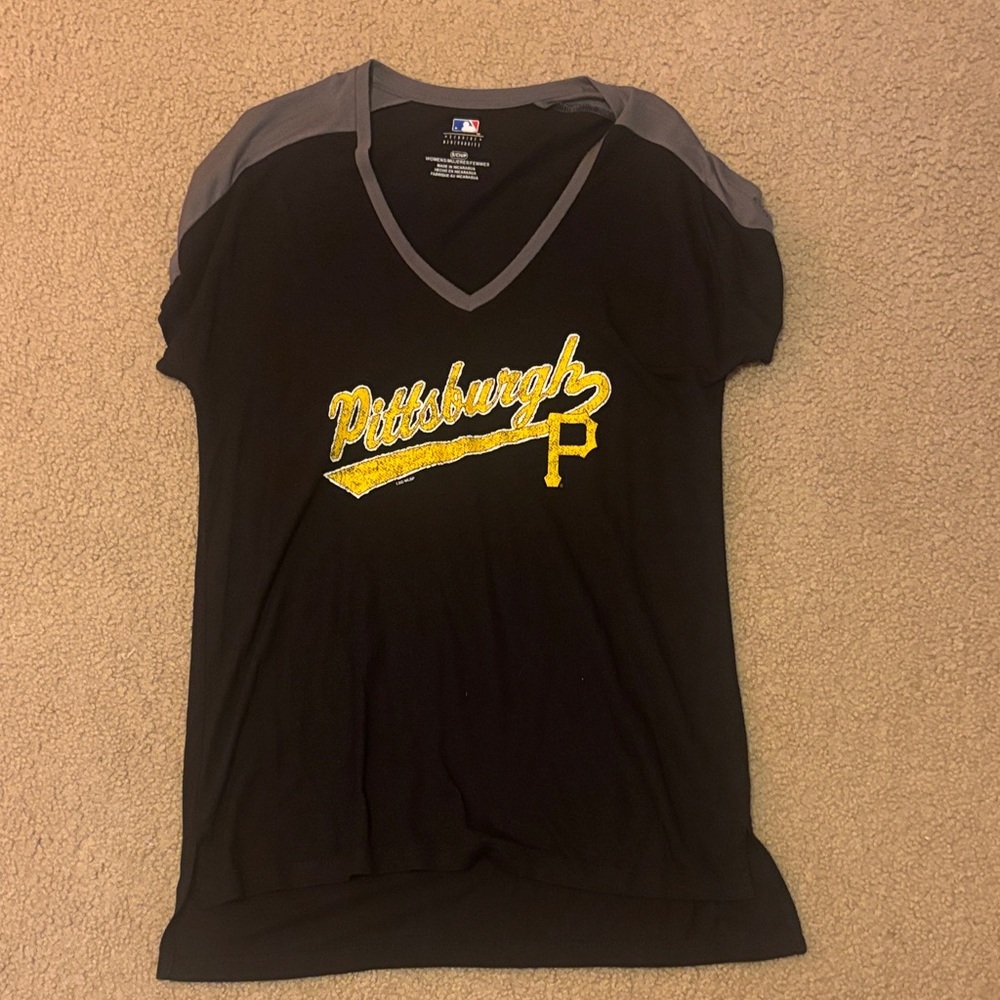 Genuine Merchandise Black and Gray Pittsburgh Pirates Shirt